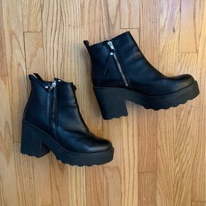 Steve Madden Gargoyle Boots - Size 9